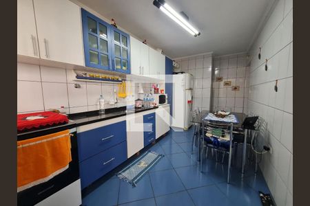 Casa à venda com 161m², 3 quartos e 2 vagas Casa à venda com 161m², 3 quartos e 2 vagasCozinha