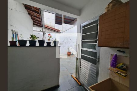 Casa à venda com 161m², 3 quartos e 2 vagas Casa à venda com 161m², 3 quartos e 2 vagasÁrea de Serviço