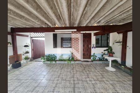 Casa à venda com 161m², 3 quartos e 2 vagas Casa à venda com 161m², 3 quartos e 2 vagasGaragem