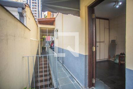 Casa à venda com 200m², 3 quartos e 2 vagas Casa à venda com 200m², 3 quartos e 2 vagasCorredor externo