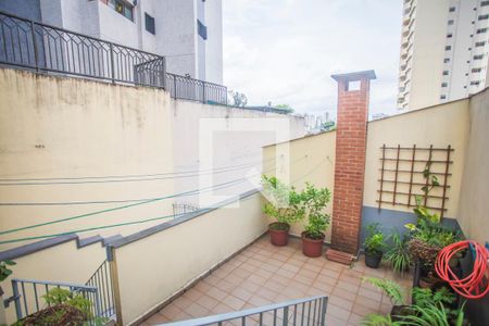 Casa à venda com 200m², 3 quartos e 2 vagas Casa à venda com 200m², 3 quartos e 2 vagasTerraço