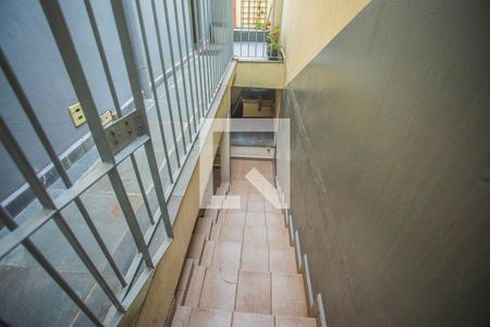 Casa à venda com 200m², 3 quartos e 2 vagas Casa à venda com 200m², 3 quartos e 2 vagasEscadas - Edicola