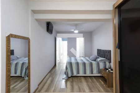 Casa à venda com 205m², 3 quartos e 3 vagasSuíte