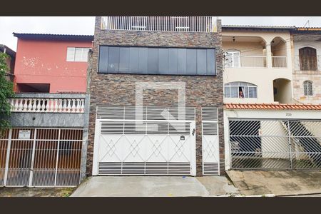 Casa à venda com 320m², 3 quartos e 2 vagas Casa à venda com 320m², 3 quartos e 2 vagasFachada