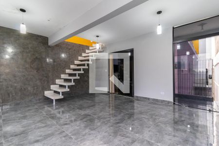 Casa à venda com 320m², 3 quartos e 2 vagas Casa à venda com 320m², 3 quartos e 2 vagasSacada do Quarto Suíte