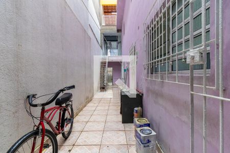Casa à venda com 320m², 3 quartos e 2 vagas Casa à venda com 320m², 3 quartos e 2 vagasCorredor
