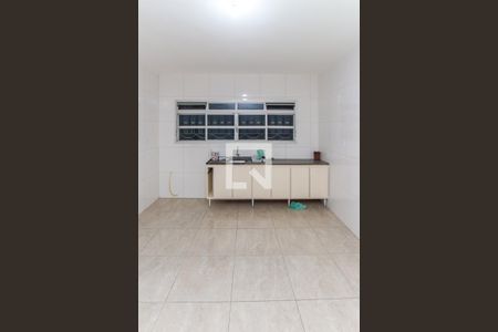 Casa para alugar com 150m², 4 quartos e 2 vagas Casa para alugar com 150m², 4 quartos e 2 vagasCozinha