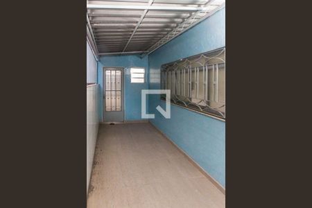 Casa para alugar com 150m², 4 quartos e 2 vagas Casa para alugar com 150m², 4 quartos e 2 vagasCorredor