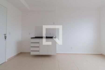 Sala/Cozinha/Área de Serviço de apartamento para alugar com 1 quarto, 24m² em Vila Nova das Belezas, São Paulo