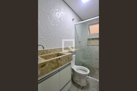 Banheiro do Quarto 1 - Suíte de apartamento para alugar com 2 quartos, 70m² em Santa Maria, Santo André