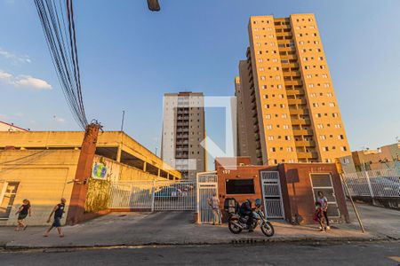 Apartamento para alugar com 48m², 2 quartos e 1 vaga Apartamento para alugar com 48m², 2 quartos e 1 vagaFachada