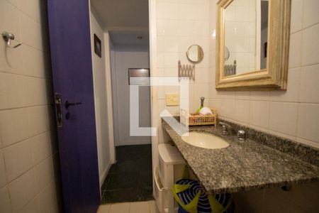 Apartamento à venda com 75m², 2 quartos e 2 vagasBanheiro Social