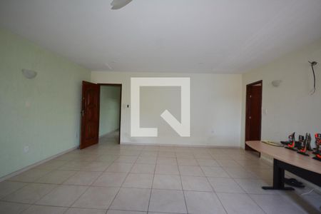 Casa de condomínio à venda com 300m², 5 quartos e 5 vagasSuite  2
