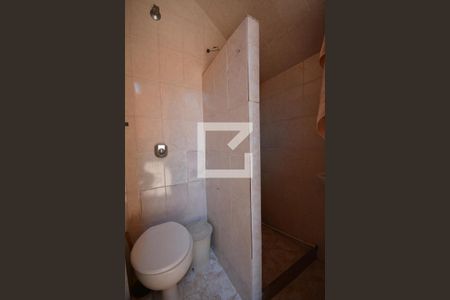 Casa de condomínio à venda com 300m², 5 quartos e 5 vagasBanheiro de serviço