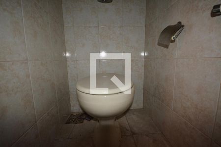 Casa de condomínio à venda com 300m², 5 quartos e 5 vagasBanheiro da suite 1