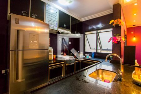 Apartamento à venda com 128m², 2 quartos e 2 vagasCozinha