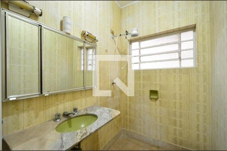 Casa à venda com 276m², 4 quartos e 7 vagasBanheiro Social