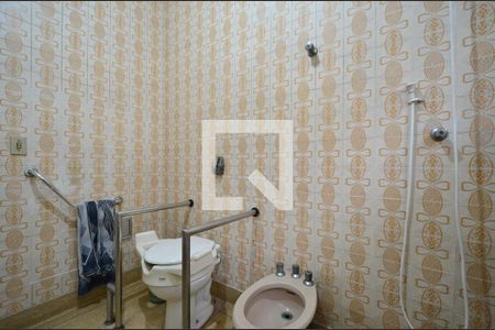 Casa à venda com 276m², 4 quartos e 7 vagasBanheiro da Suíte