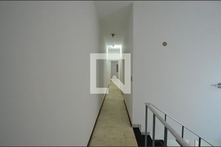 Casa à venda com 276m², 4 quartos e 7 vagasCorredor