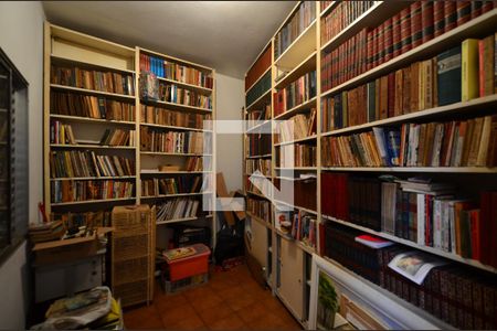 Casa à venda com 276m², 4 quartos e 7 vagasQuarto de Serviço