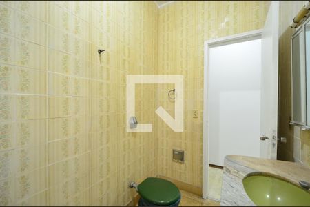 Casa à venda com 276m², 4 quartos e 7 vagasBanheiro Social