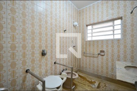 Casa à venda com 276m², 4 quartos e 7 vagasBanheiro da Suíte