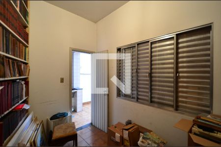 Casa à venda com 276m², 4 quartos e 7 vagasQuarto de Serviço