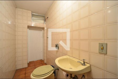 Casa à venda com 276m², 4 quartos e 7 vagasBanheiro de serviço