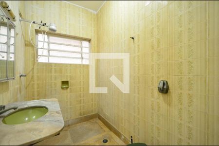 Casa à venda com 276m², 4 quartos e 7 vagasBanheiro Social