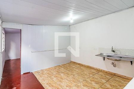 Cozinha de casa para alugar com 1 quarto, 20m² em Vila Dalva, São Paulo