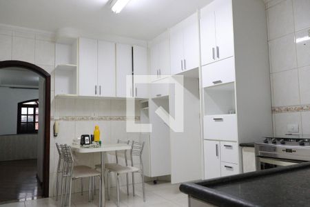 Casa à venda com 259m², 3 quartos e 3 vagascozinha