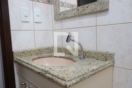 Casa à venda com 259m², 3 quartos e 3 vagasbanheiro corredor