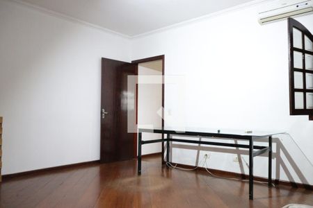 Casa à venda com 259m², 3 quartos e 3 vagasquarto 2