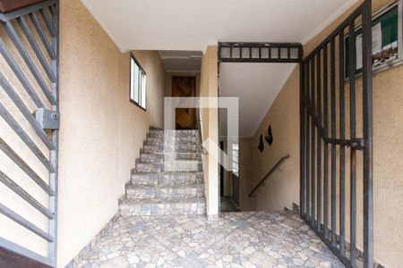Hall de Entrada de apartamento para alugar com 2 quartos, 56m² em Conjunto Residencial José Bonifácio, São Paulo