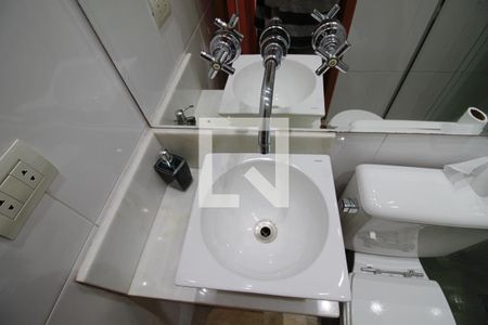 Apartamento para alugar com 70m², 2 quartos e 1 vaga Apartamento para alugar com 70m², 2 quartos e 1 vagaBanheiro