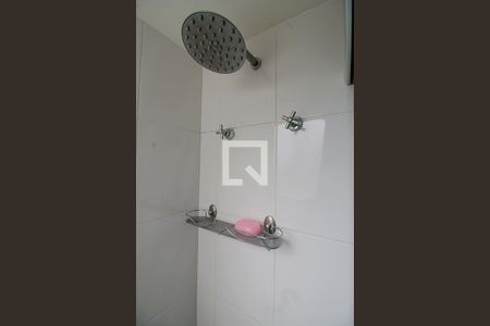 Apartamento para alugar com 70m², 2 quartos e 1 vaga Apartamento para alugar com 70m², 2 quartos e 1 vagaBanheiro da Suíte 1