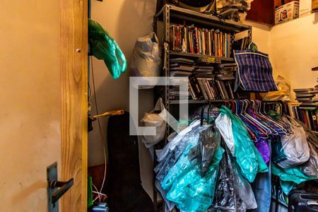 Apartamento à venda com 130m², 3 quartos e 2 vagas Apartamento à venda com 130m², 3 quartos e 2 vagasQuarto de serviço