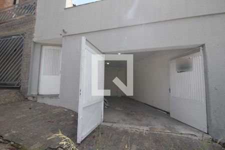 Casa para alugar com 113m², 2 quartos e 2 vagasFachada