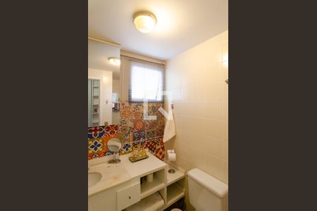 Banheiro Social de apartamento para alugar com 2 quartos, 50m² em Vila Paulista, São Paulo
