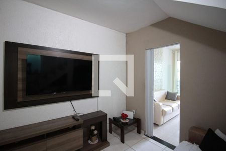 Sala de TV de casa à venda com 2 quartos, 200m² em Piratininga, Belo Horizonte