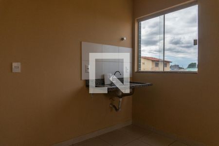 Cozinha de apartamento para alugar com 1 quarto, 25m² em Samambaia Sul (samambaia), Brasília