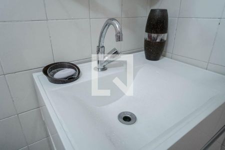 Apartamento à venda com 56m², 2 quartos e sem vaga Apartamento à venda com 56m², 2 quartos e sem vagaBanheiro