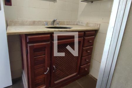 Apartamento à venda com 80m², 2 quartos e 1 vagaBanheiro Social - Armário