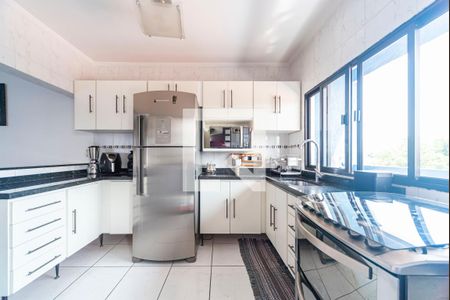 Casa à venda com 217m², 3 quartos e 5 vagasCozinha 