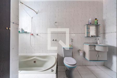 Casa à venda com 217m², 3 quartos e 5 vagasBanheiro do Quarto 2