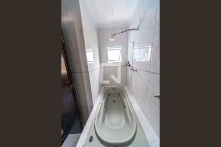 Casa à venda com 217m², 3 quartos e 5 vagasBanheiro do Quarto 2