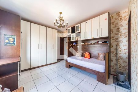Casa à venda com 217m², 3 quartos e 5 vagasQuarto 2