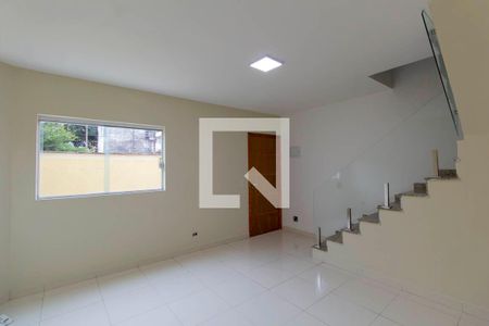 Sala de casa de condomínio para alugar com 3 quartos, 70m² em Vila Pierina, São Paulo