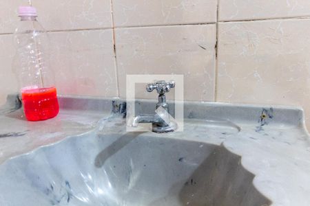 Casa à venda com 200m², 3 quartos e 2 vagasBanheiro - torneira