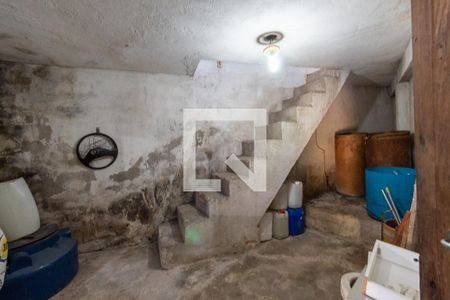 Casa à venda com 200m², 3 quartos e 2 vagasEscada